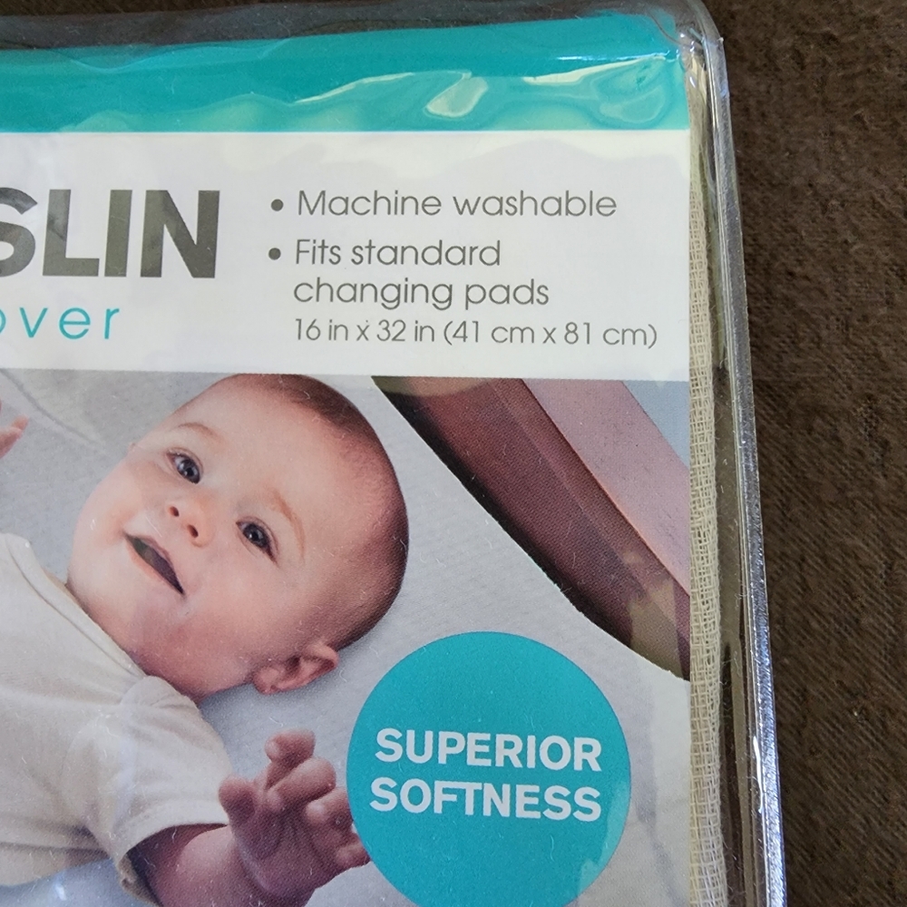 Muslin soft changing pad cover fits 16x32 in. NWT 2 peice lot